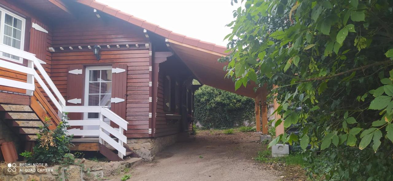 Logement Independant Attenant A Une Maison Dans Grand Jardin Retournac Exteriér fotografie